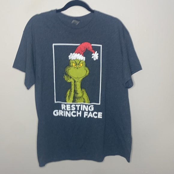 🍂Resting Grinch face grey tee! - Picture 2 of 7